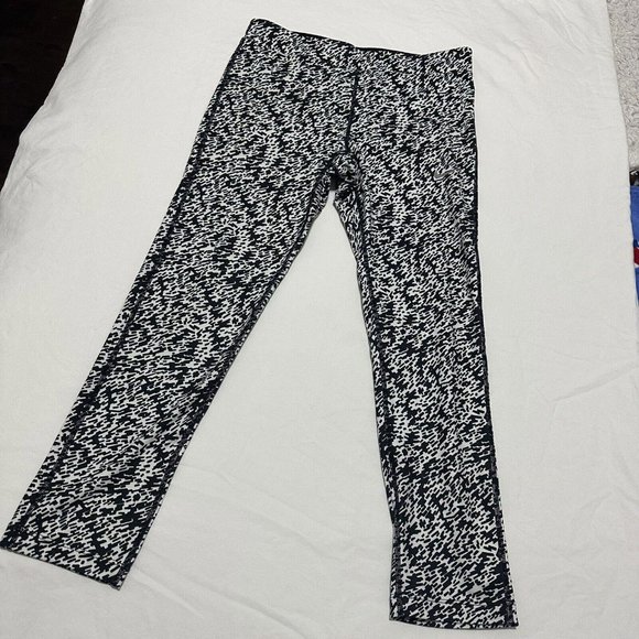 Nike Dri Fit Black & White Patterned Athletic Workout Pants / Yoga Leggings Sz S - Picture 1 of 10